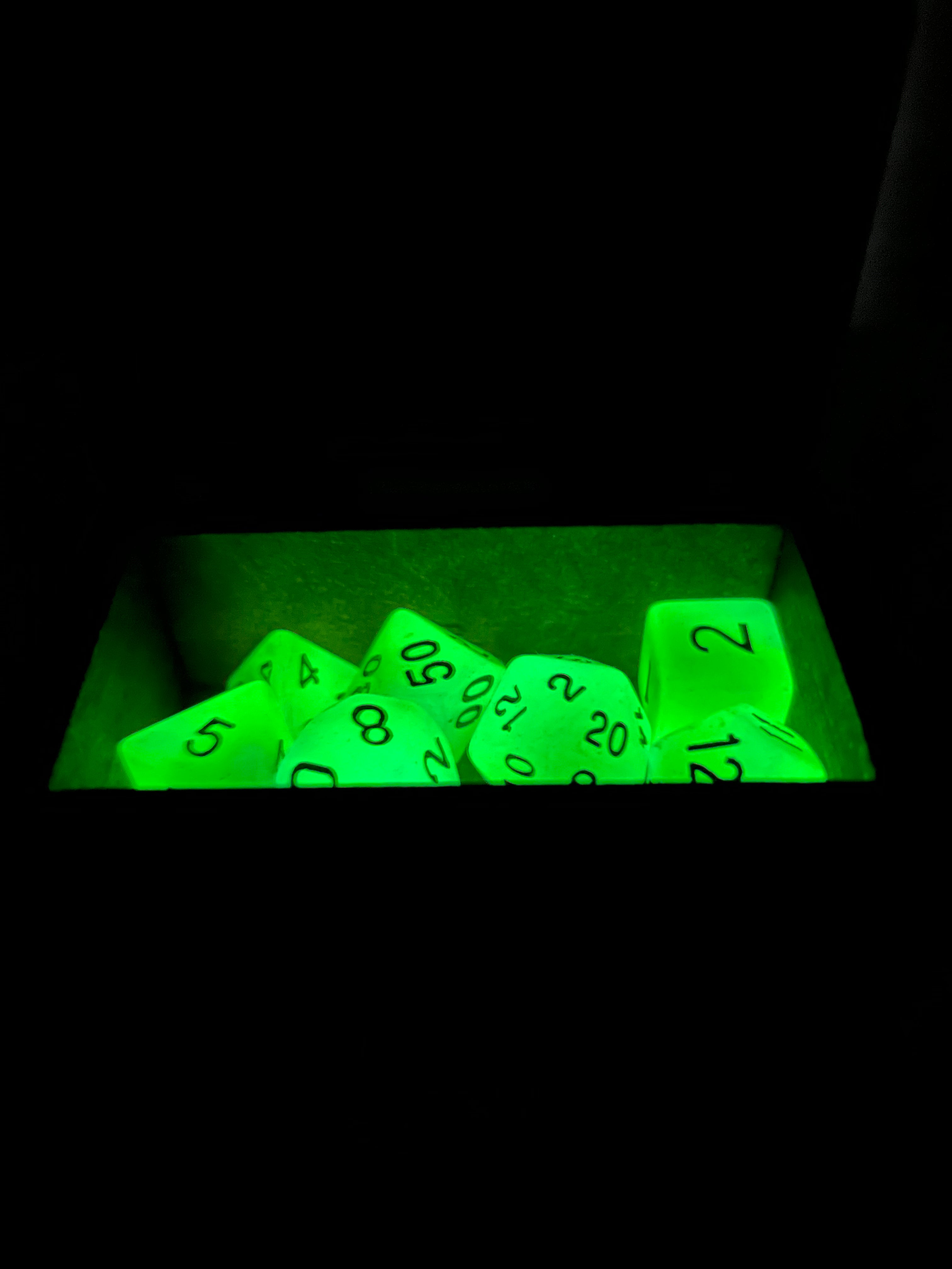 Σετ ζάρια για DnD λάμπουν στο σκοτάδι (Glow in the