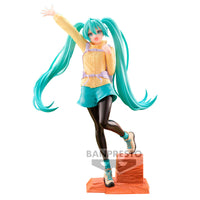 Hatsune Miku Mountain Climbing Holiday Memories figure 20cm