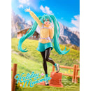 Hatsune Miku Mountain Climbing Holiday Memories figure 20cm